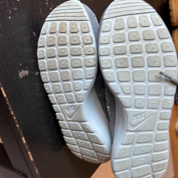 Nike boots - Picture 4 of 4